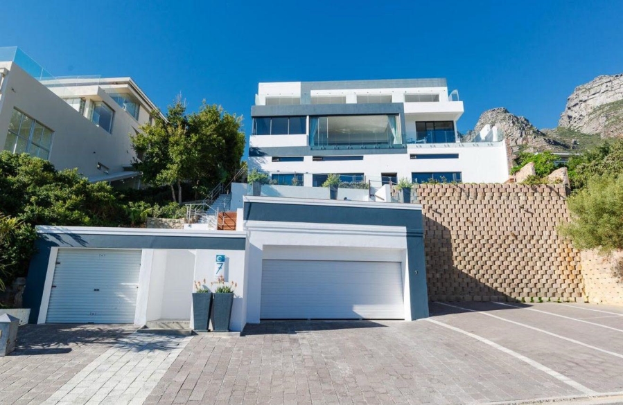 11 Bedroom Property for Sale in Camps Bay Western Cape